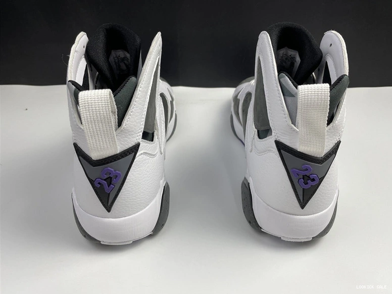 Reps (2021) 7 Flint  Retro Jordan CU9307-100  0523